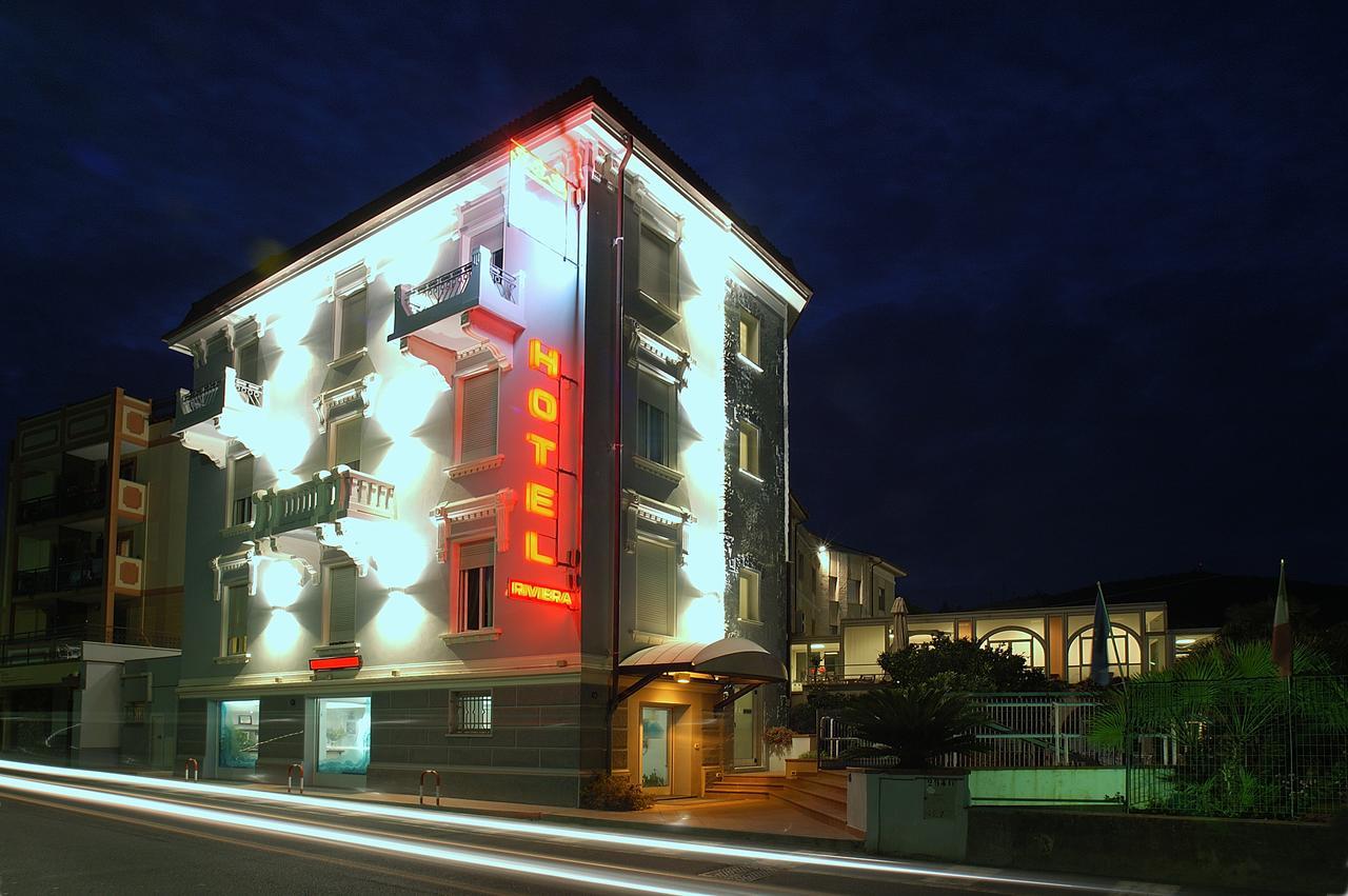 Hotel Riviera 3 Stelle Con Piscina Estiva Gratuita E Garage A Pagamento Spotorno Exterior foto